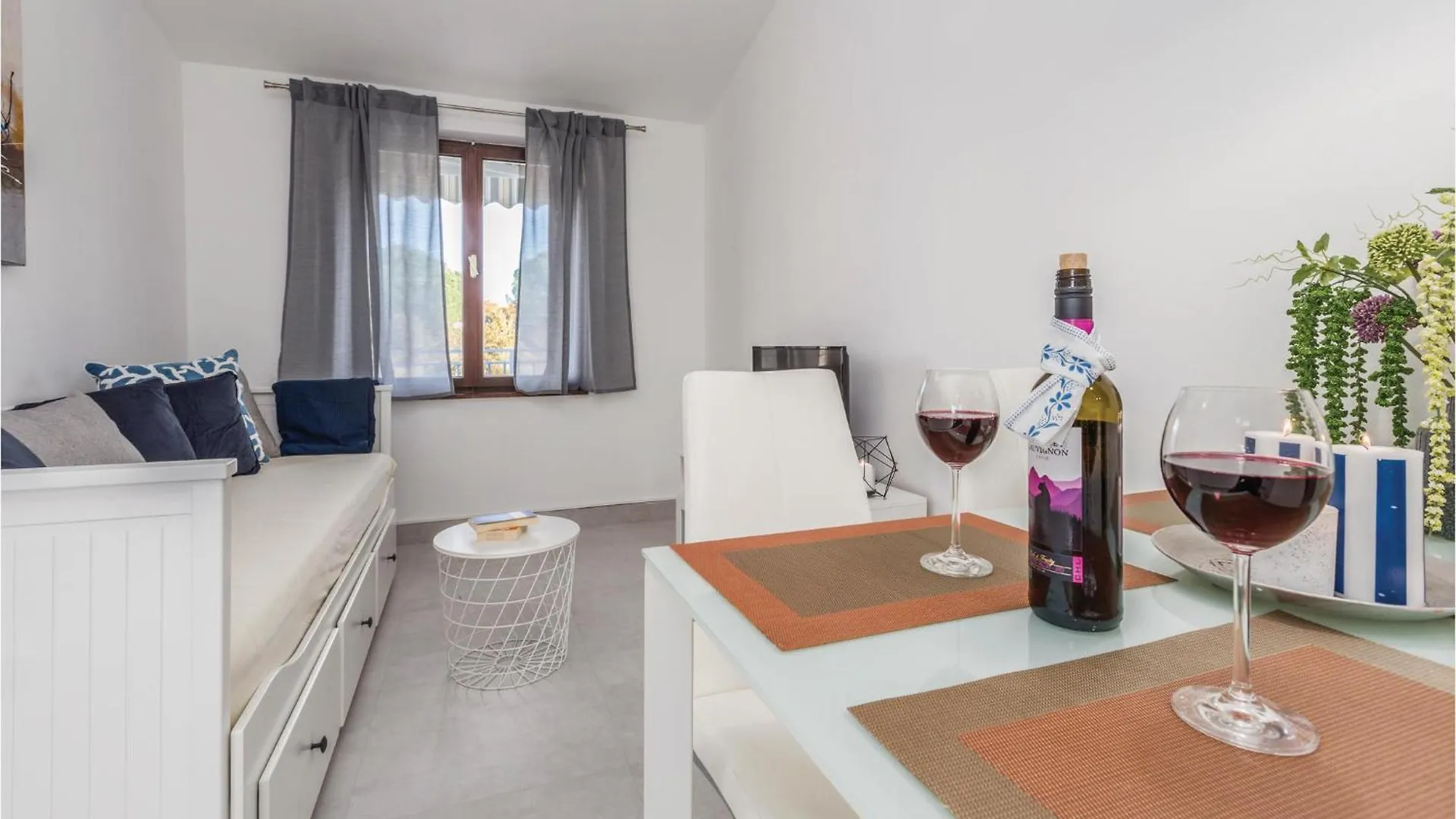 1 Bedroom Amazing Apartment In Poreč