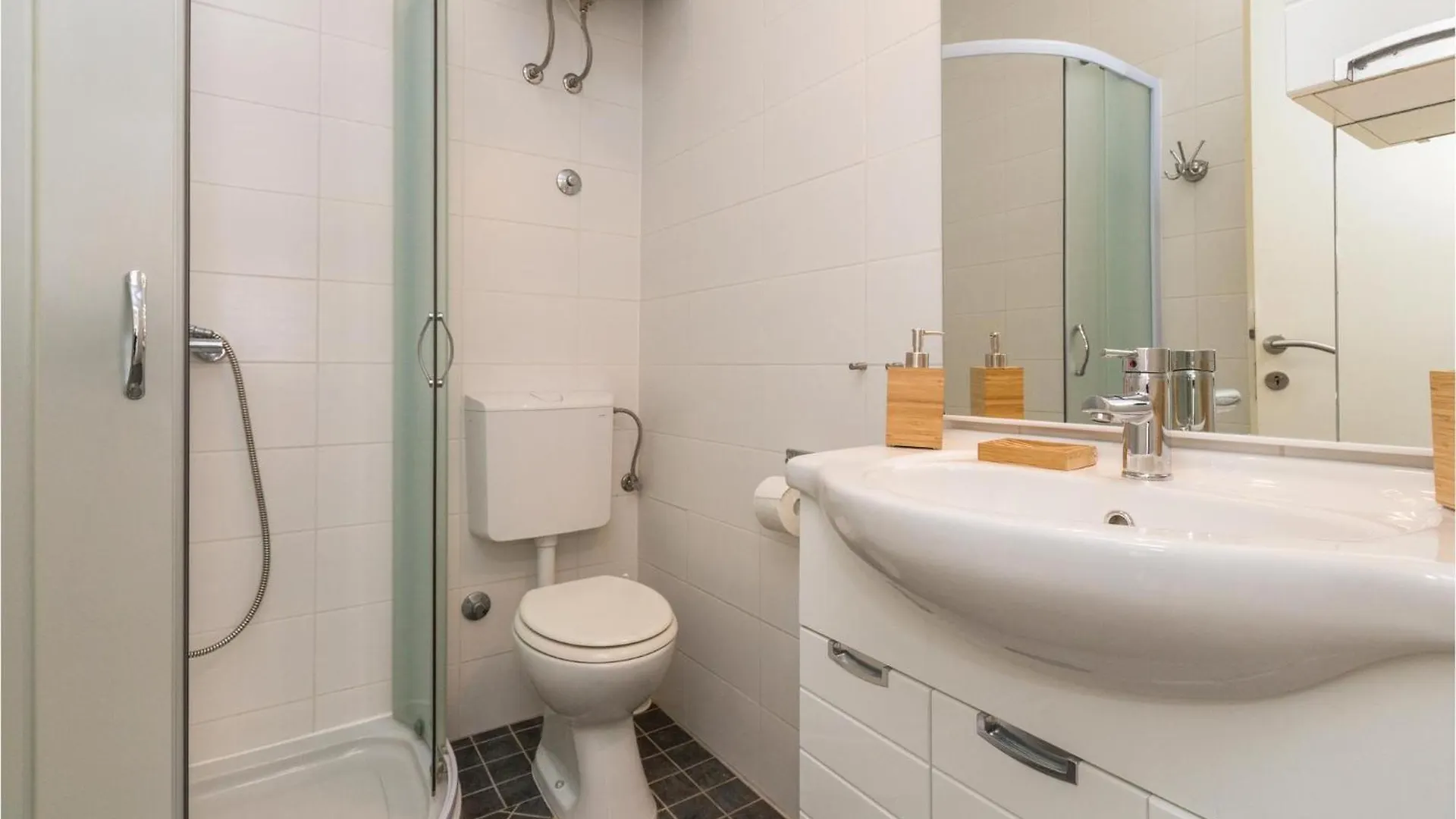1 Bedroom Amazing Apartment In Poreč