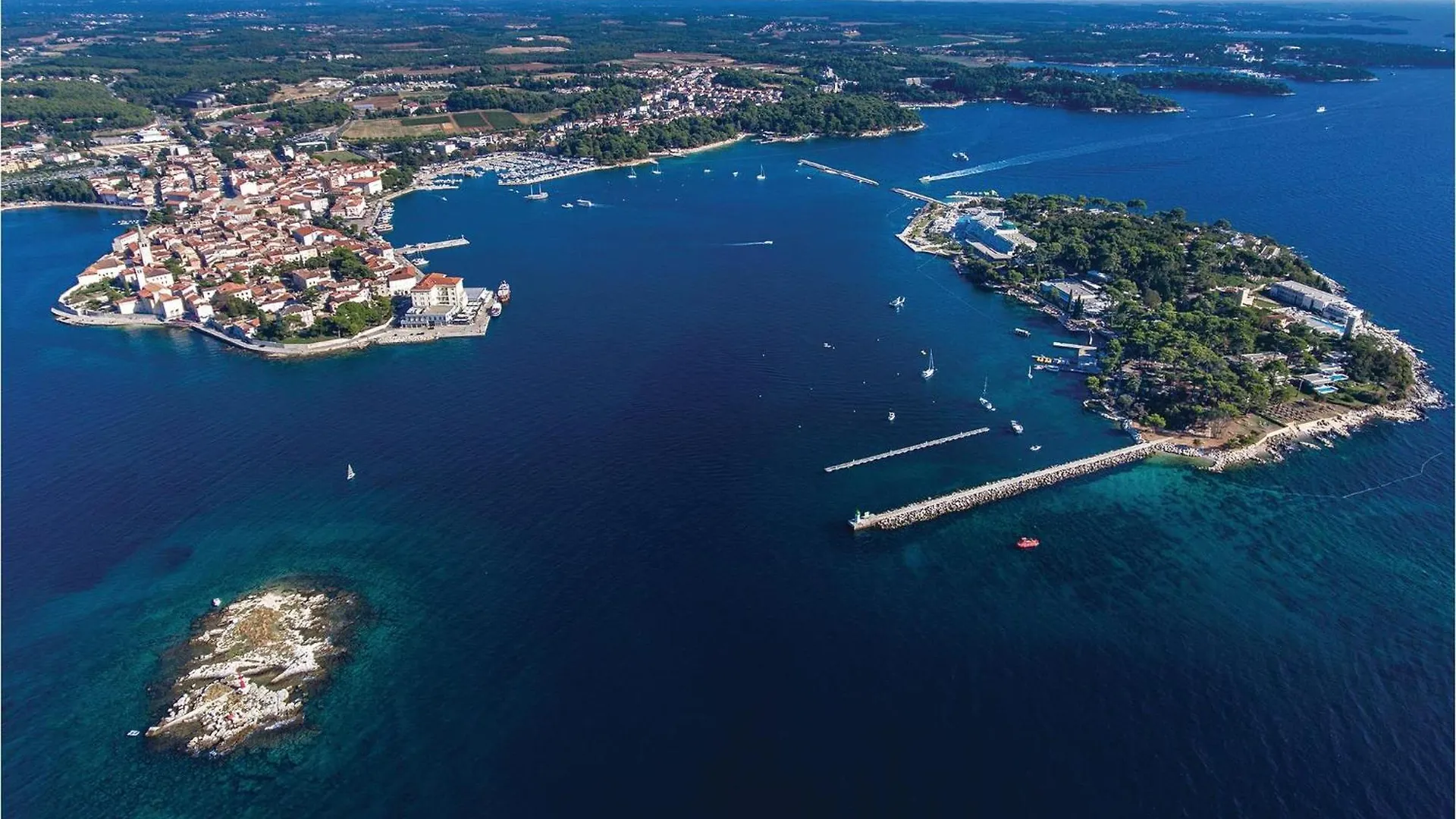 1 Bedroom Amazing Apartment In Porec 0*,