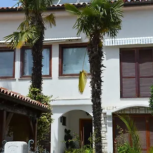 Hous Mira Apartment